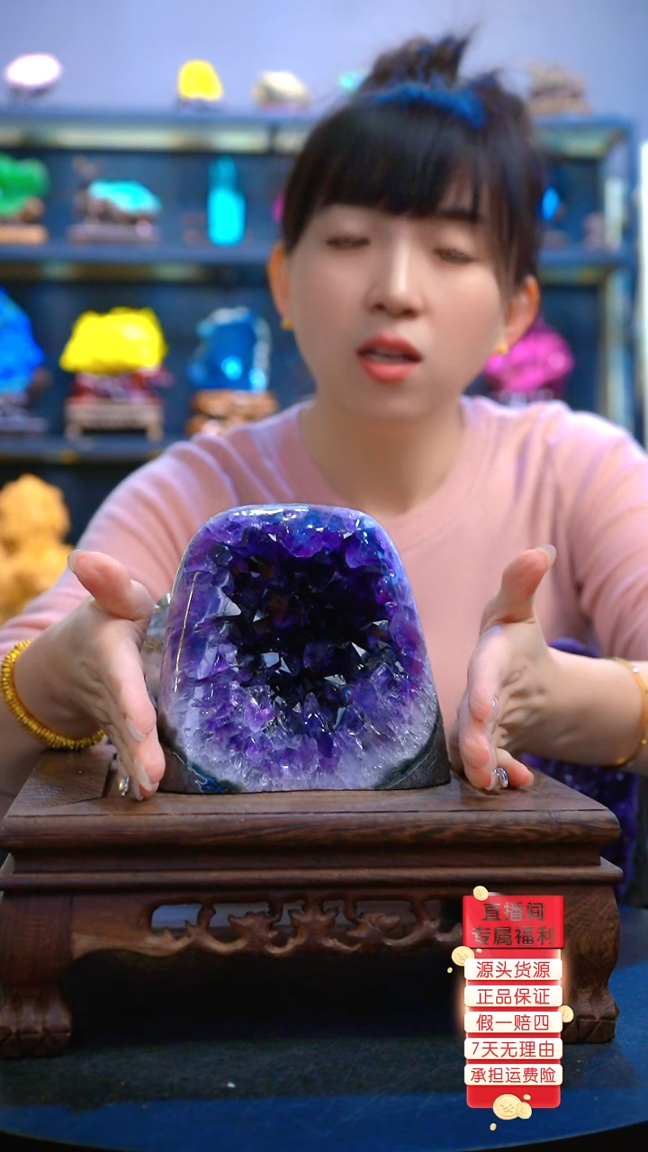 石材颜色漂亮，造型奇特