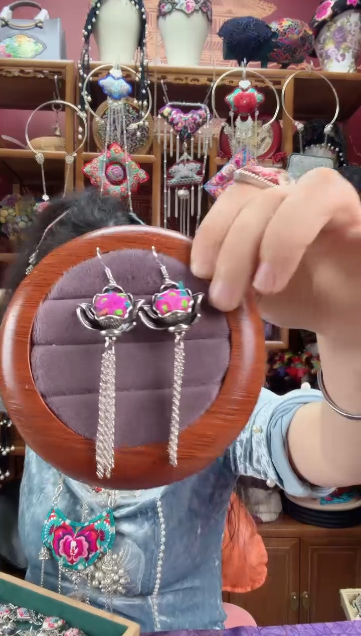 刺绣耳环89甜甜家