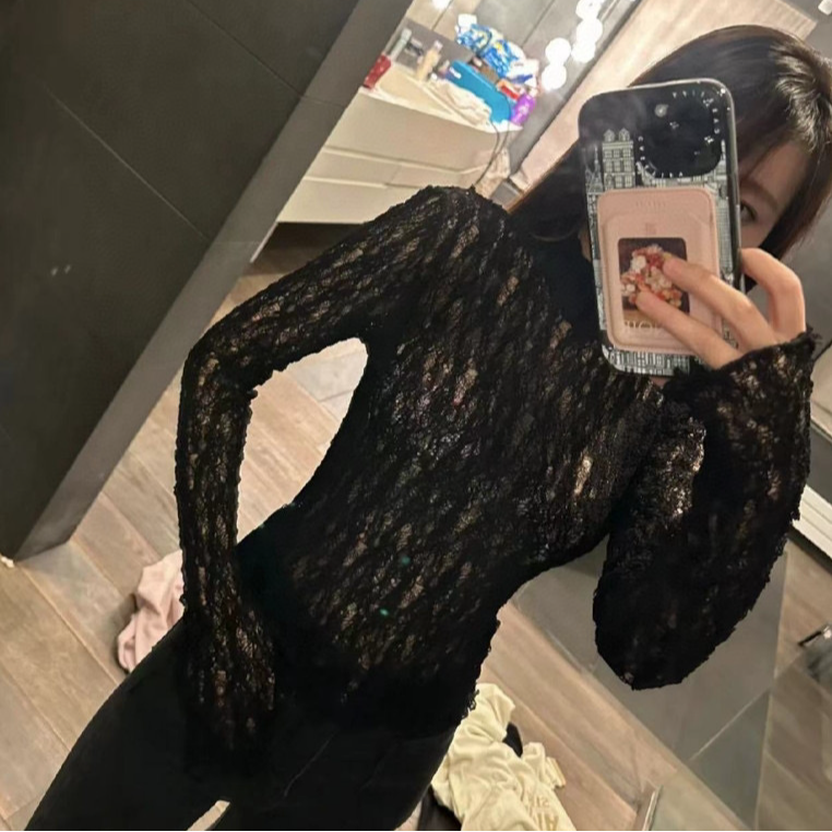 未使用 BALMAIN/巴尔曼 黑色花边打底衫  原价 7900