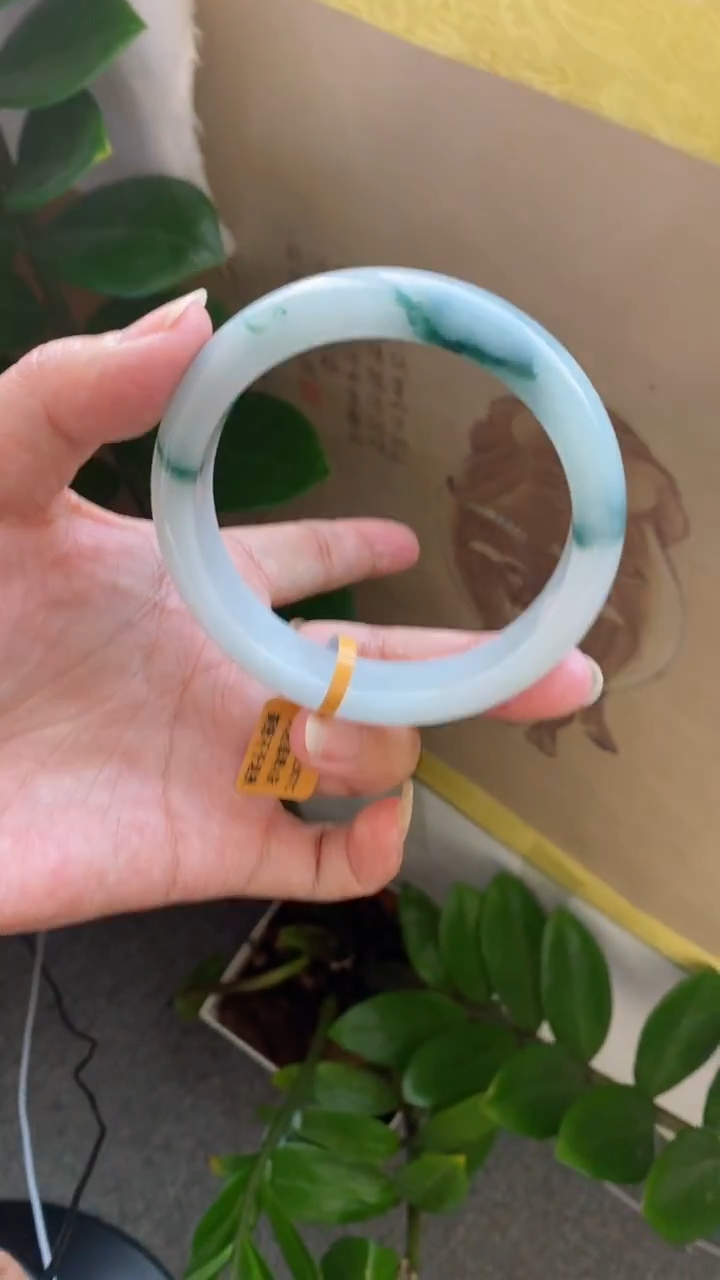 【闪购商品】翡翠手镯未镶嵌（白底胶飘花）18号