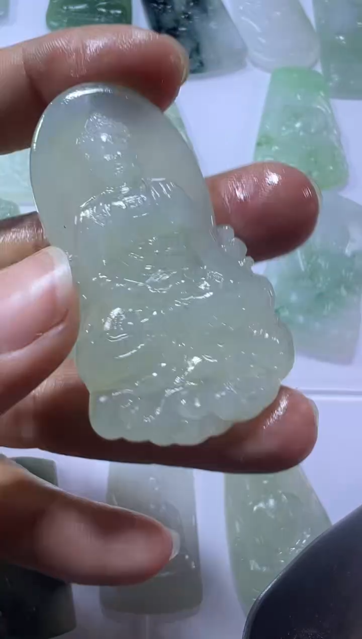 定制翡翠未镶嵌牌子