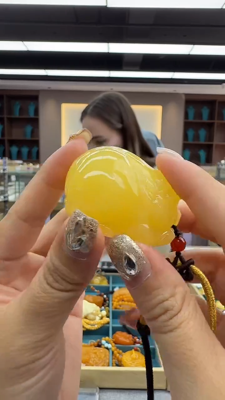 琥珀颈饰未镶嵌419秒拍号 假一罚三 