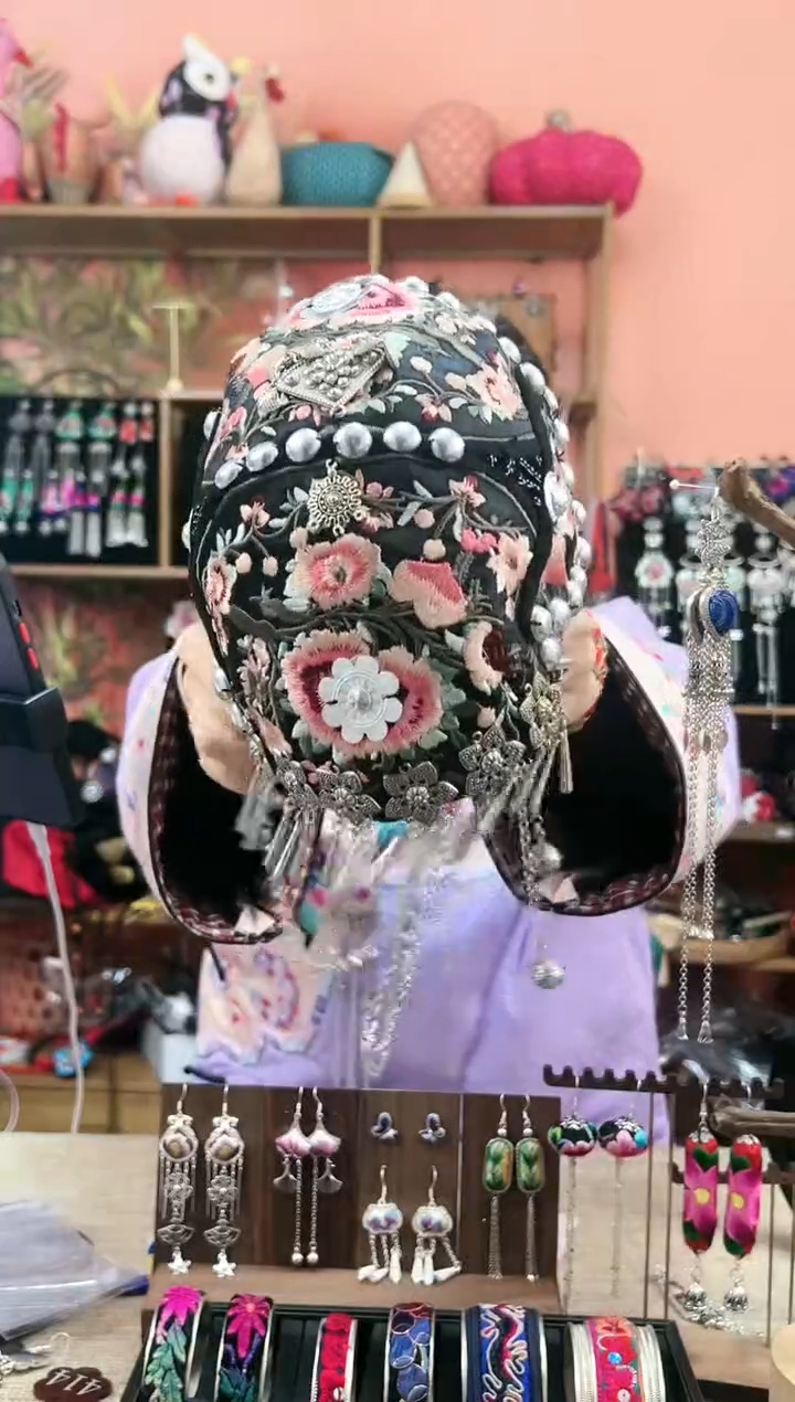 【闪购商品】织绣民族风老绣饰品257