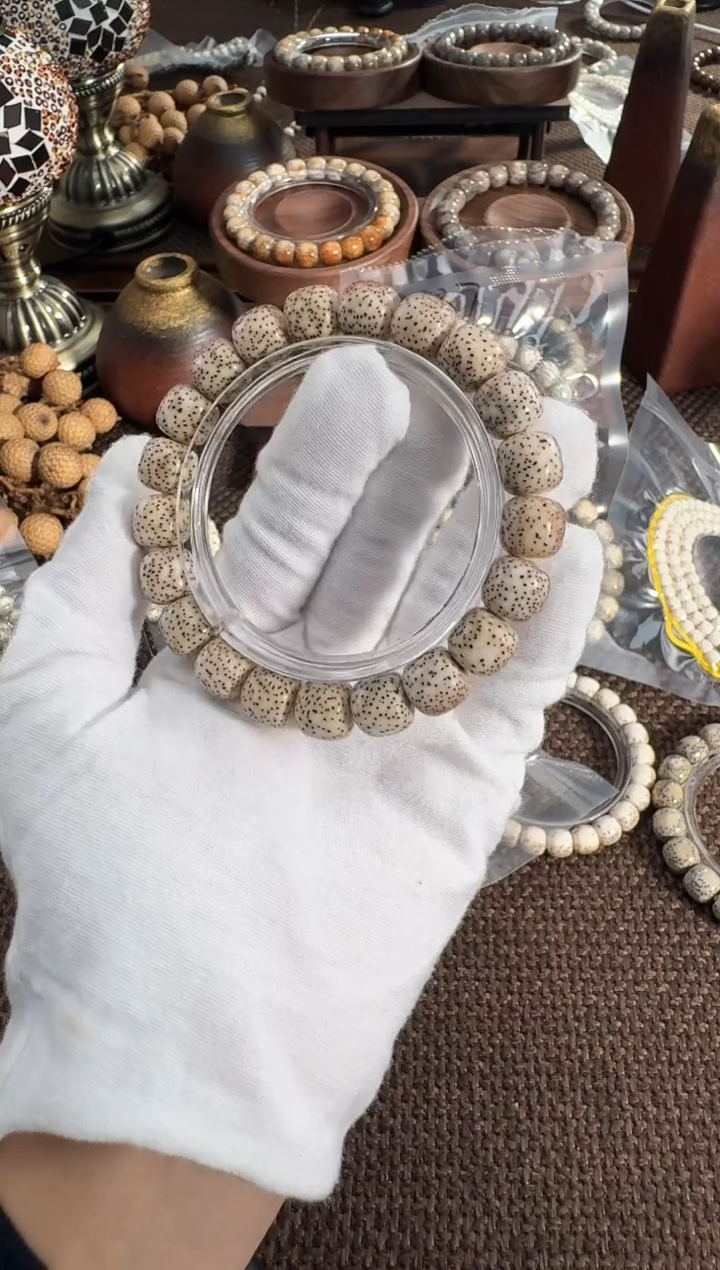 手串星月菩提月留白灰冰奶咖（11*10）2076