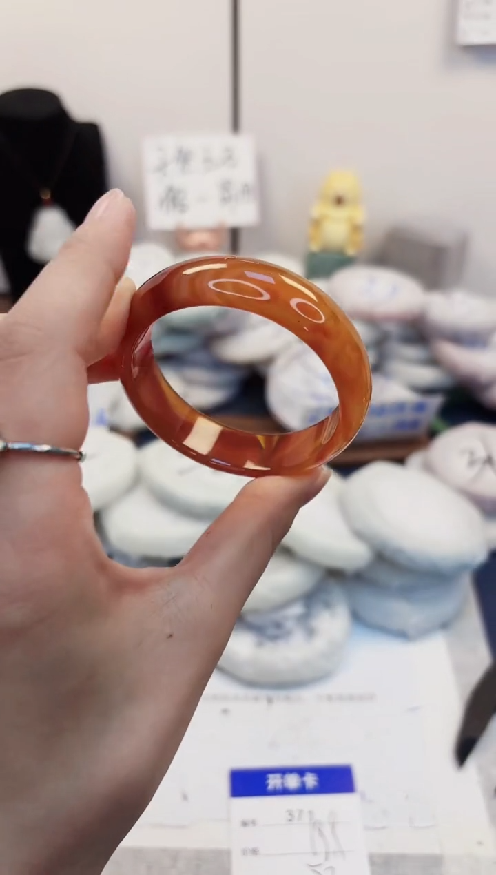 【闪购商品】石英质玉手镯未镶嵌371