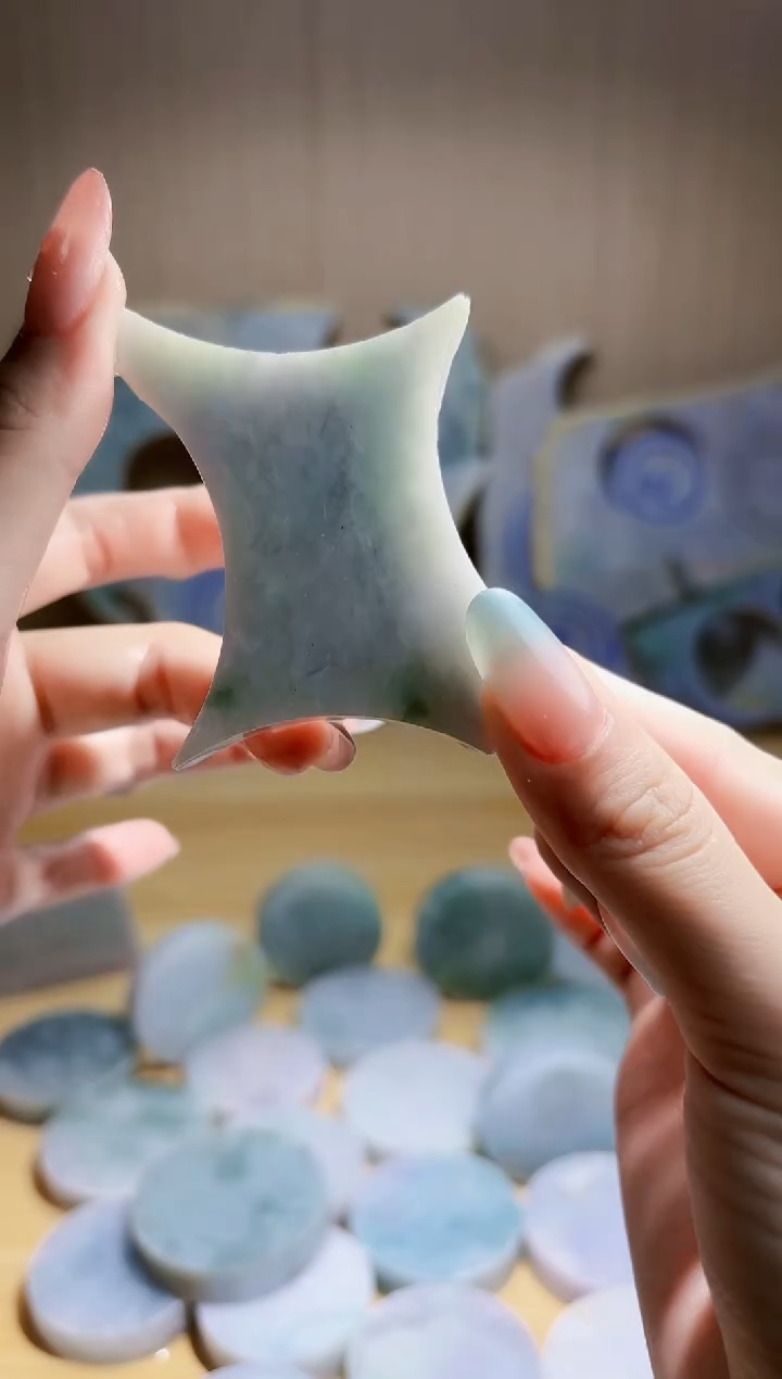 翡翠未镶嵌颈饰翡翠A货 温谭202