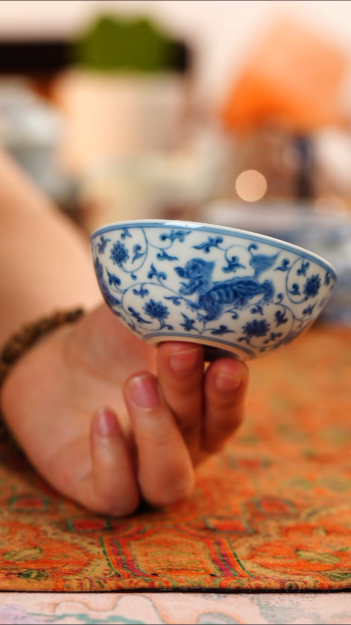 源明青忆穿花狮子普洱杯