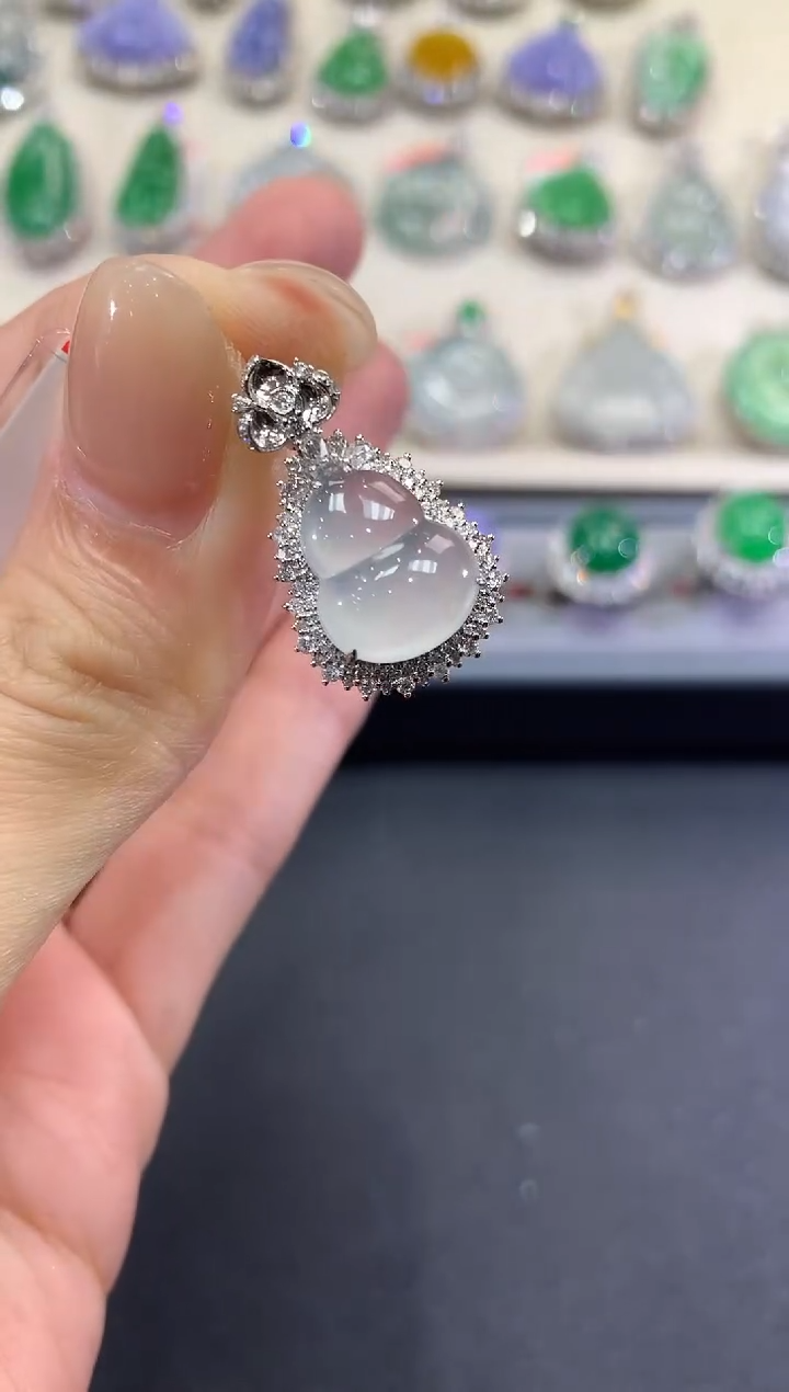 【闪购商品】翡翠吊坠(不含链)18K金镶嵌a60