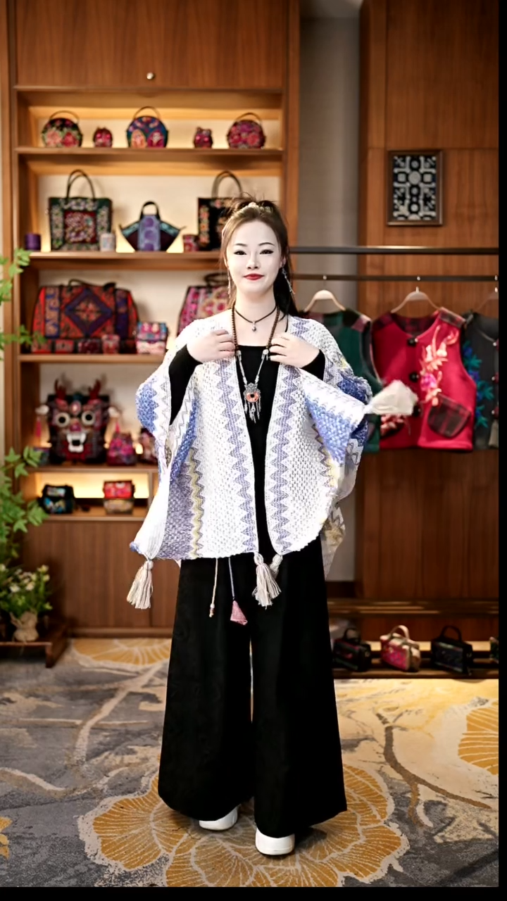 刺绣私人定制苗族手工白紫披肩