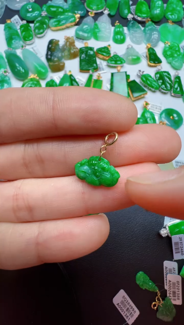 【闪购商品】翡翠吊坠(不含链)18K金镶嵌300