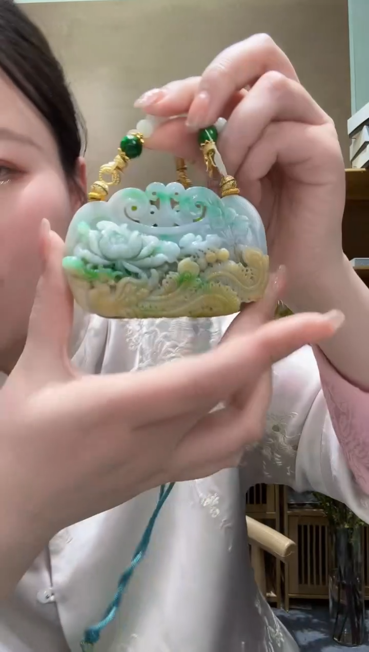 【闪购商品】翡翠未镶嵌颈饰吊坠