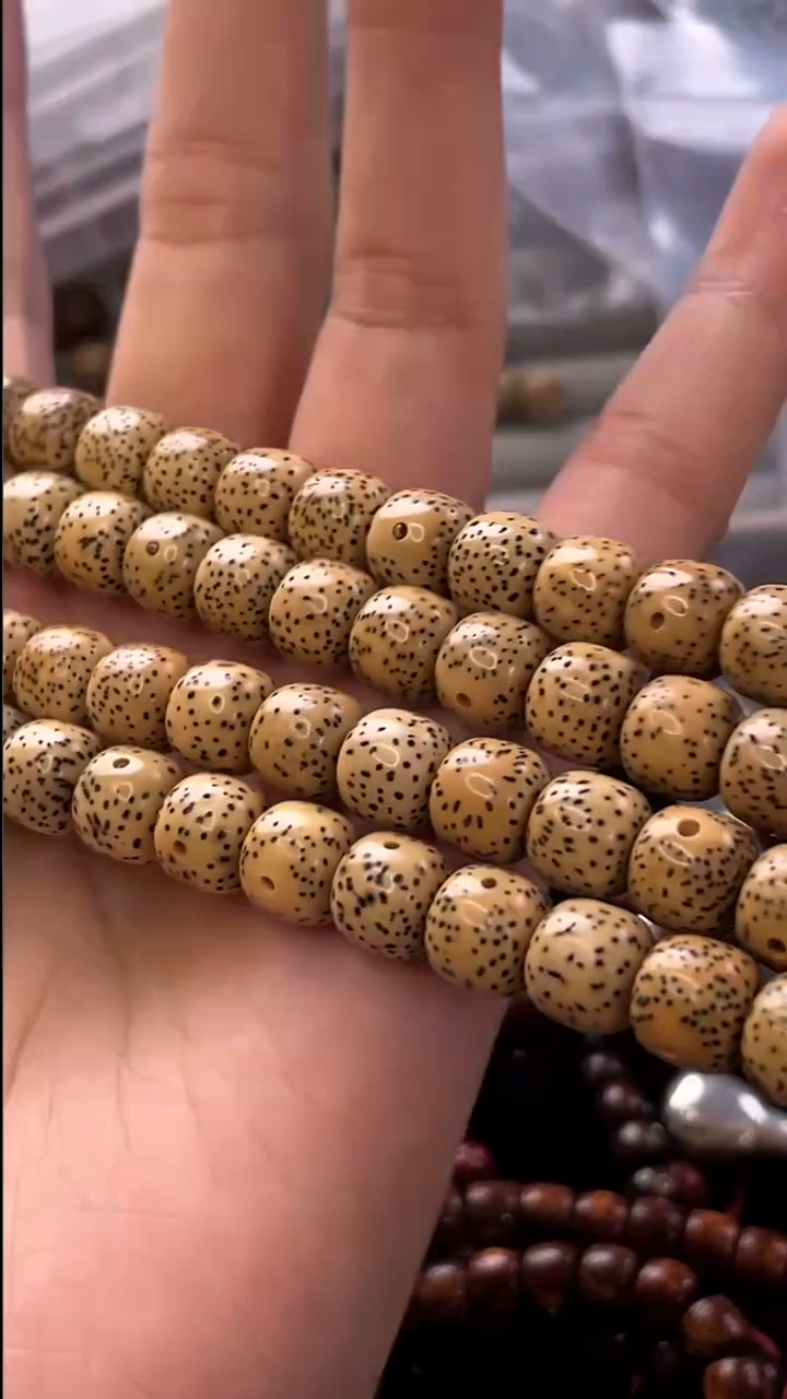 吊坠星月菩提精工级陈籽桶珠9*8长串