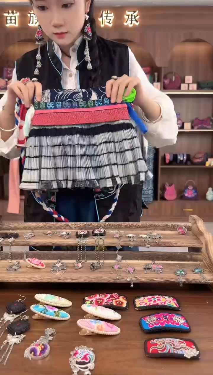 织绣扶光苗绣传承L21