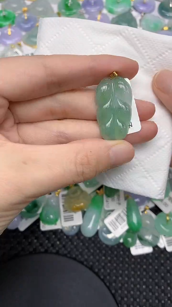 颈饰18K金镶嵌翡翠11111111