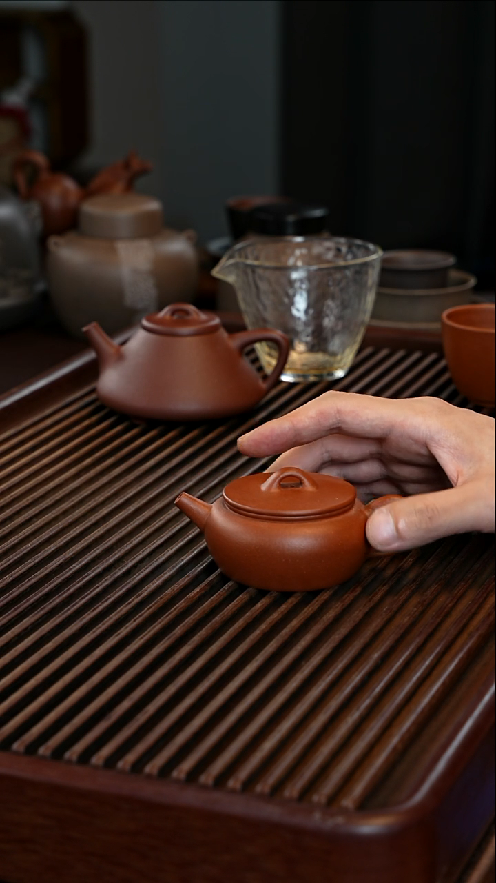 茶壶紫砂大彬诗意 120cc 红降坡