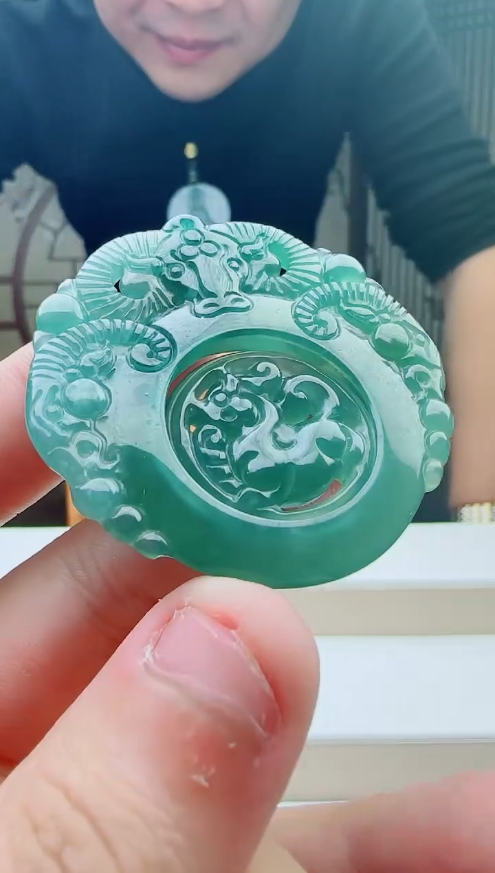 颈饰未镶嵌翡翠多样性发其一