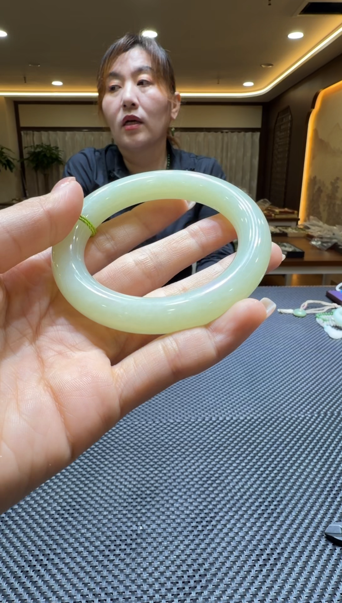 颈饰未镶嵌和田玉手镯57圆条