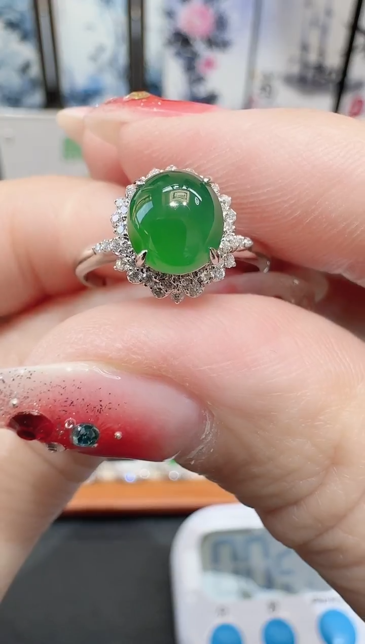 18K金镶嵌戒指翡翠九*寄售回流，24小时鉴赏期