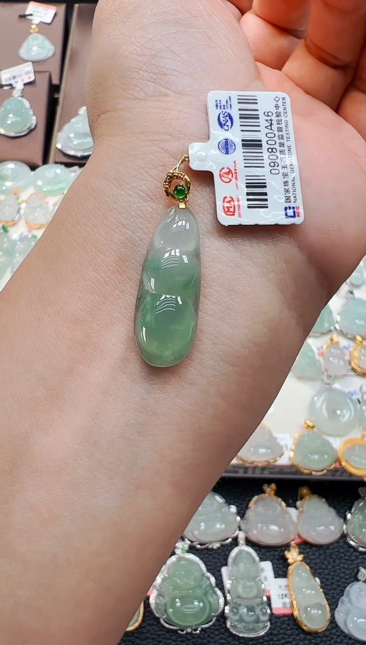 天然翡翠福豆吊坠