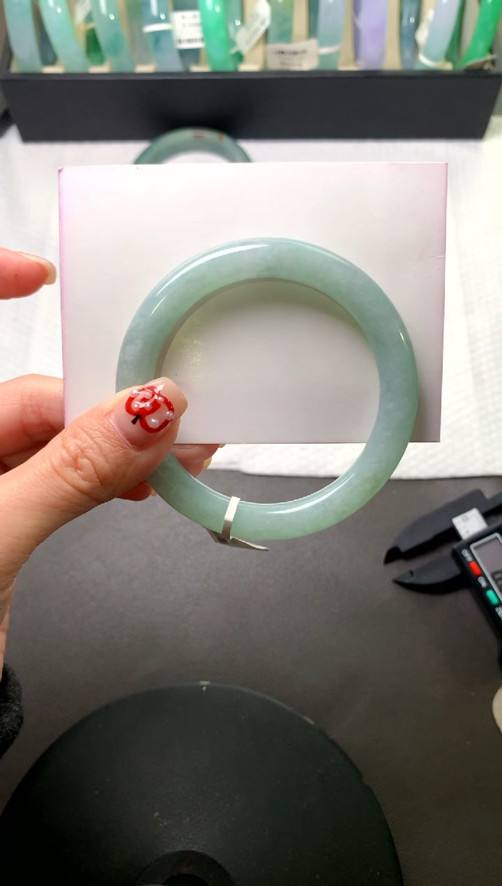 未镶嵌手镯（圆镯）翡翠52.2*8.7*8.6