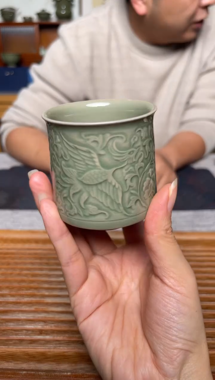 【闪购商品】其他秘色凤穿牡丹束口杯