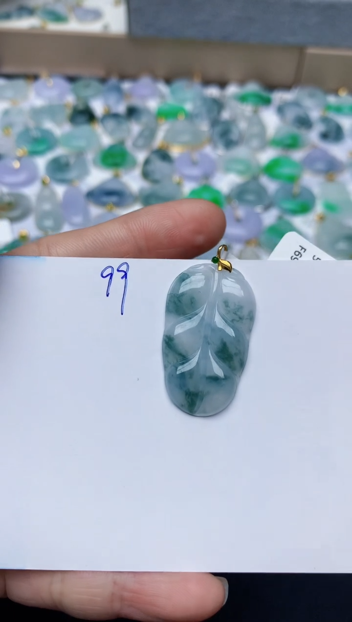 【闪购商品】翡翠颈饰18K金镶嵌天然翡翠A货    