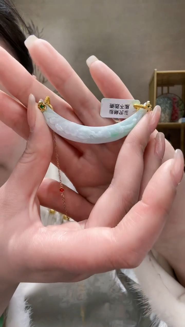 【闪购商品】翡翠颈饰未镶嵌吊坠