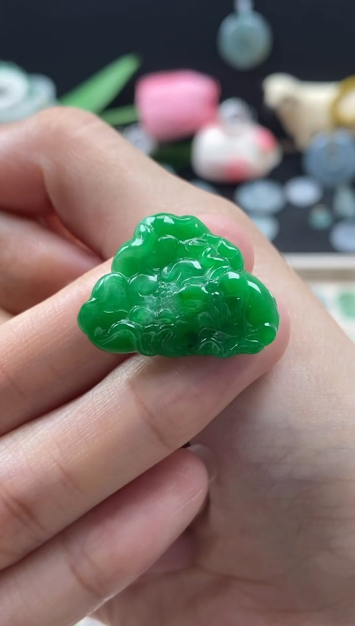 【闪购商品】翡翠颈饰未镶嵌翡翠绿色莲花