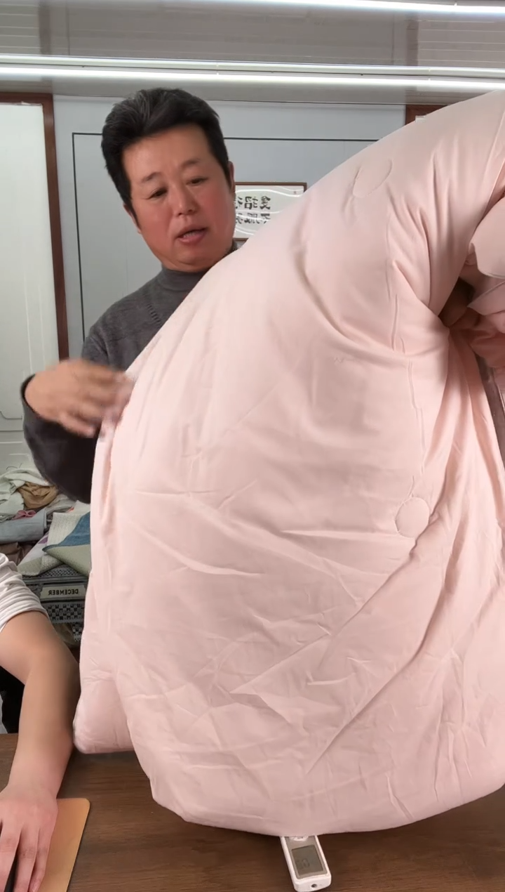 蛋白纤维粉色长绒棉磨毛春秋被2.5斤填充200*230cm