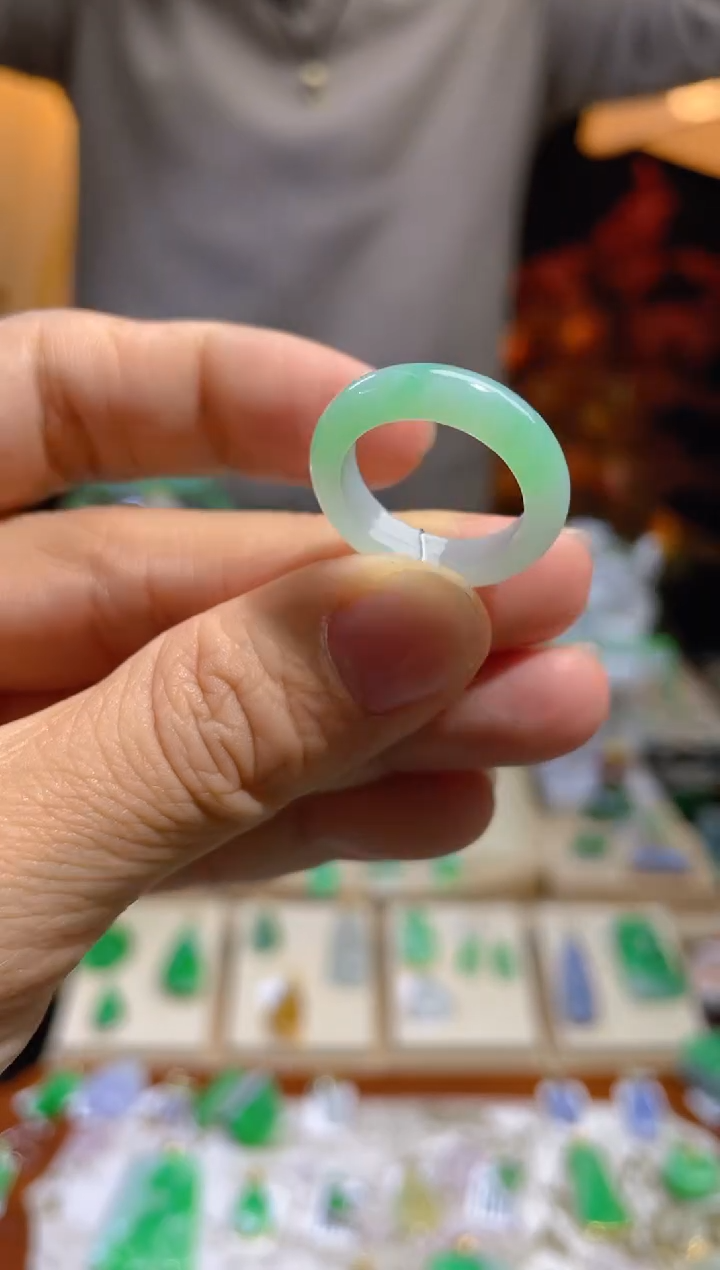 【闪购商品】翡翠颈饰未镶嵌假一赔三11圈口