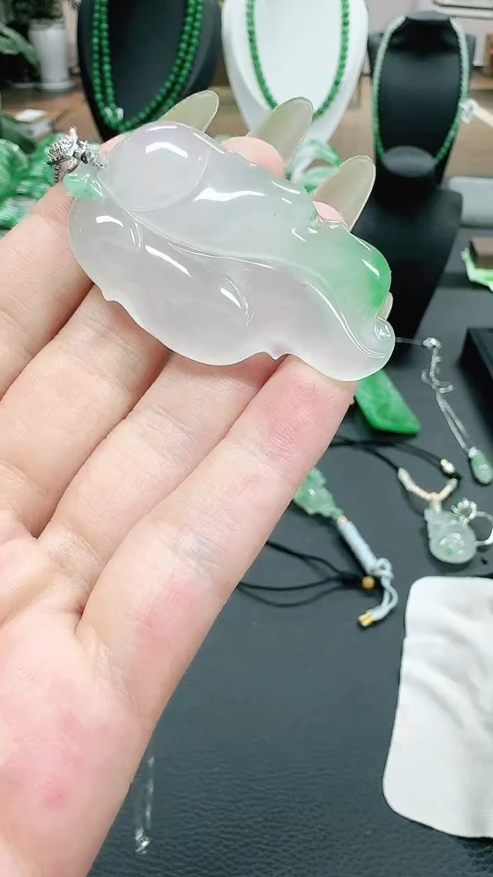 未镶嵌1石英质玉（非洲翠）/7914