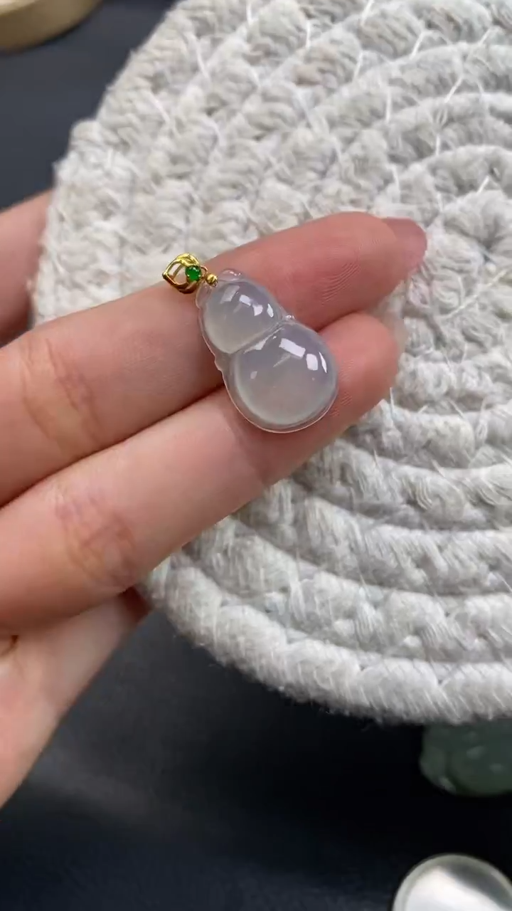 吊坠(不含链)18K金镶嵌翡翠正冰葫芦