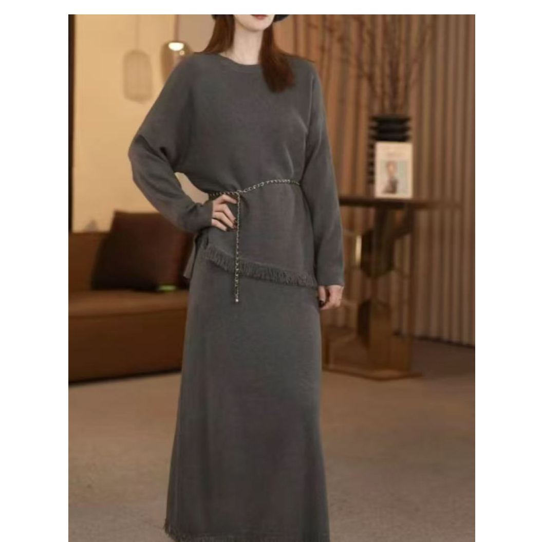 335新款秋冬必备气质显瘦遮肉流苏大码套装