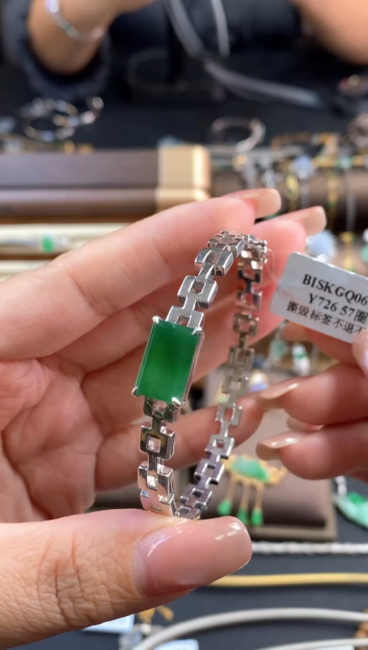 颈饰银S925镶嵌翡翠17676