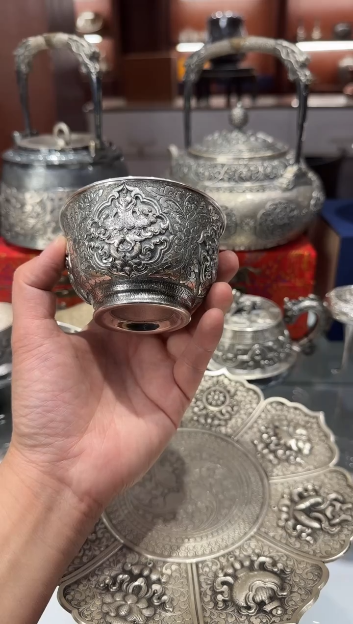 朝**天足银手工精工八宝熏色錾刻双层主人杯