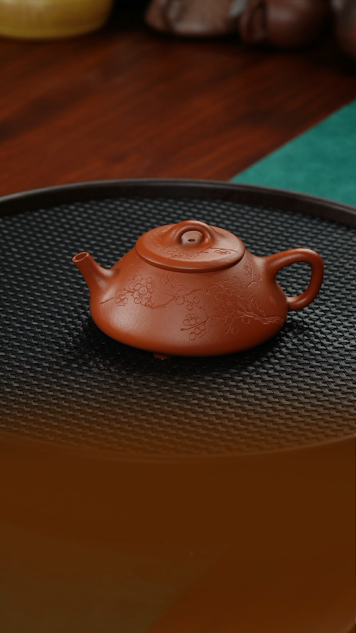 【闪购商品】朱泥茶壶衍古造器制《石瓢壶(刻梅)》朱泥