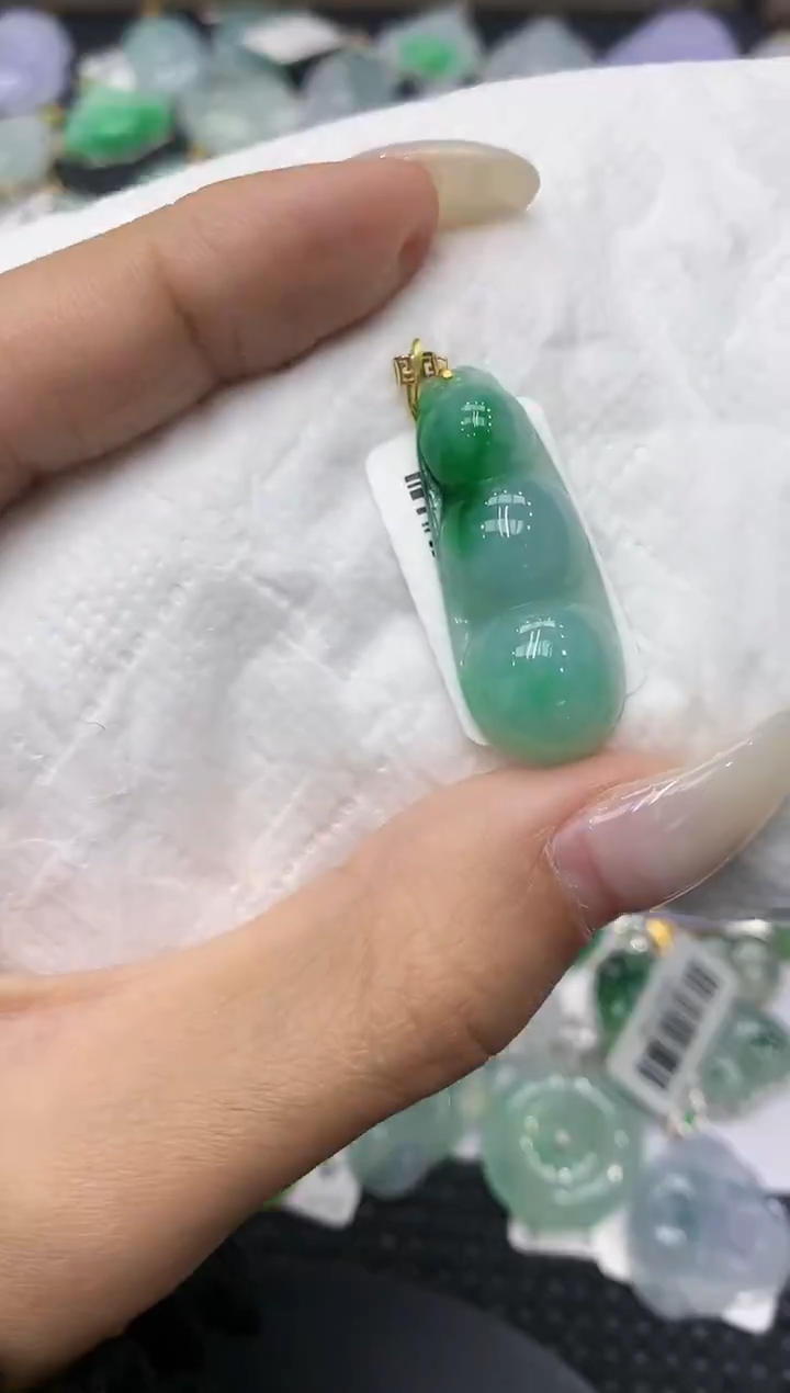 颈饰18K金镶嵌翡翠11111111111