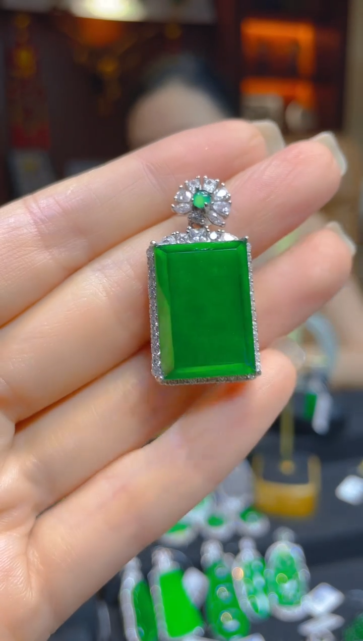 翡翠银S925镶嵌颈饰天然A货翡翠吊坠/123445