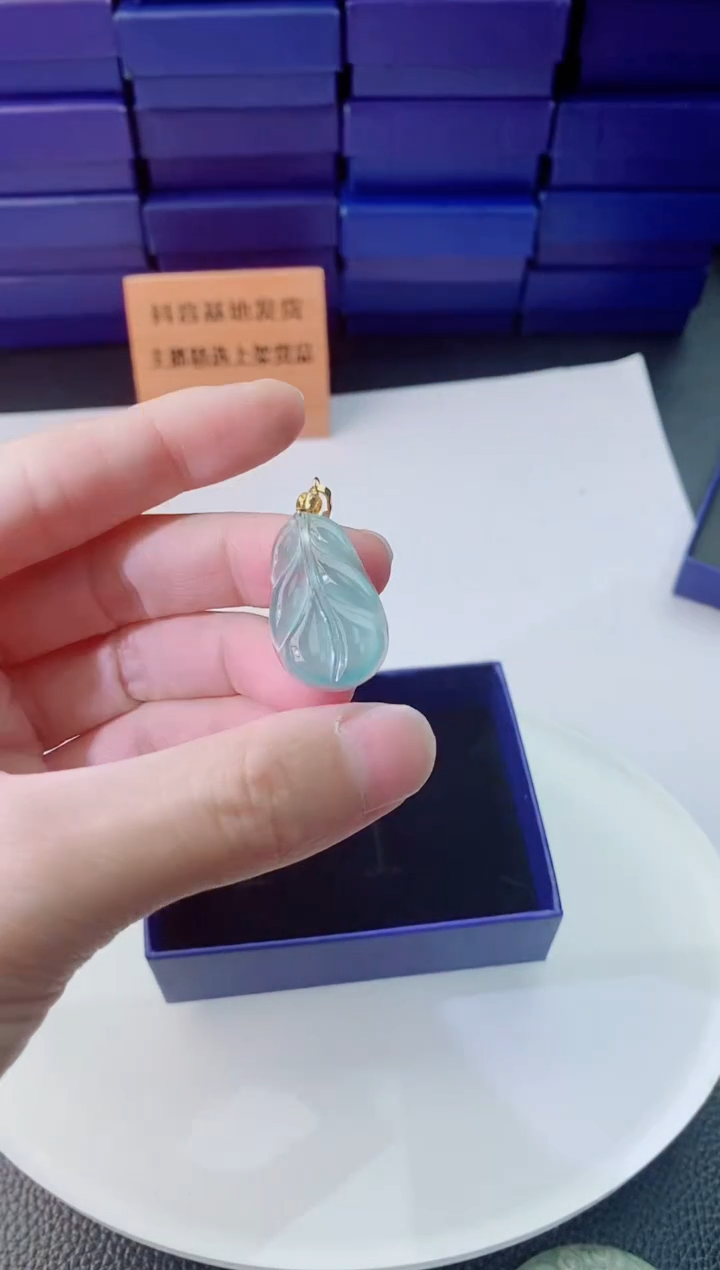翡翠未镶嵌颈饰1111111111