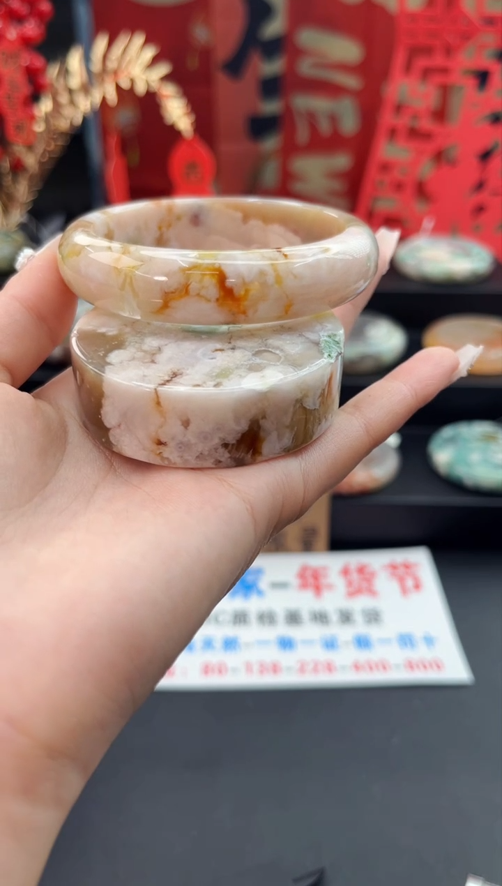 【闪购商品】石英质玉手镯未镶嵌赠送镯心（61圈口）