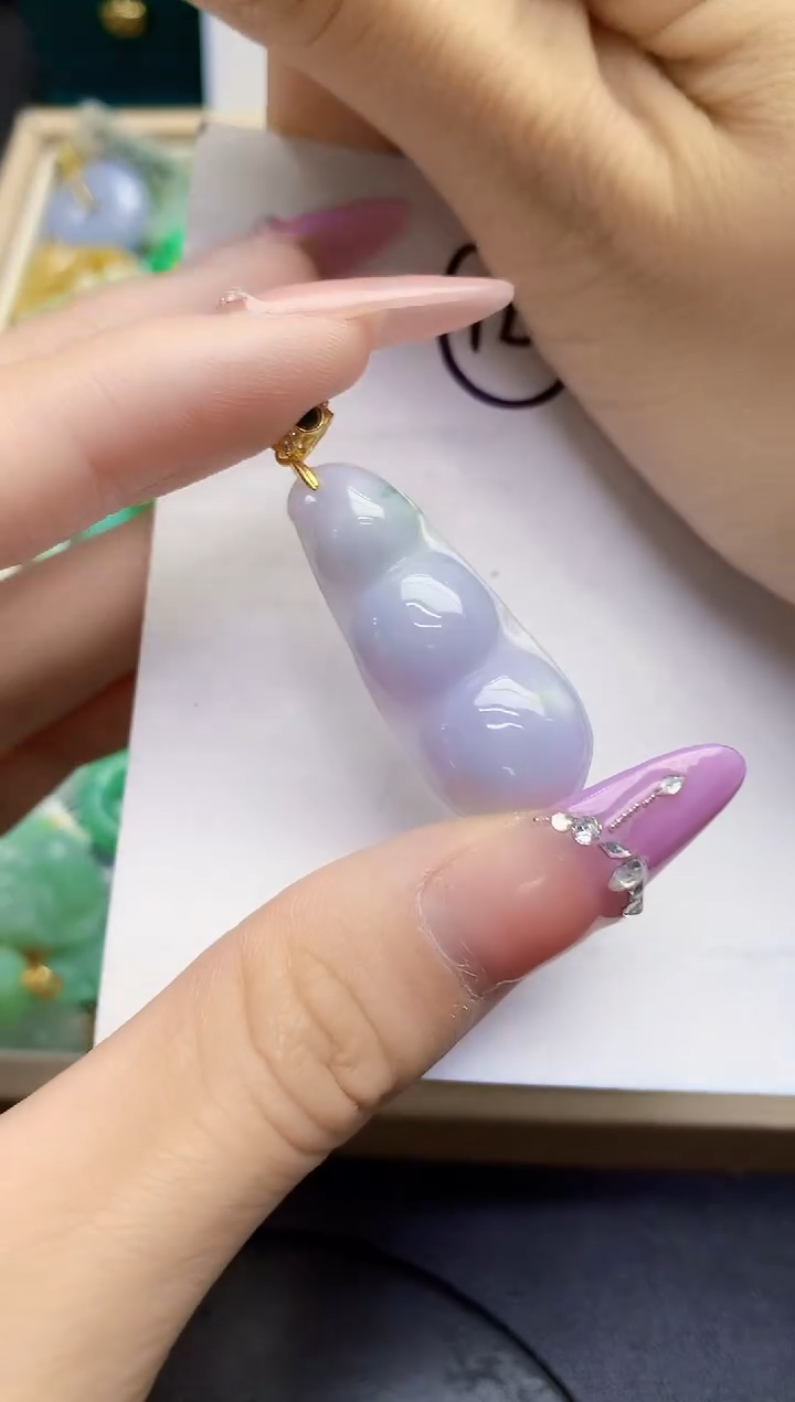 翡翠未镶嵌颈饰缅甸天然翡翠A货