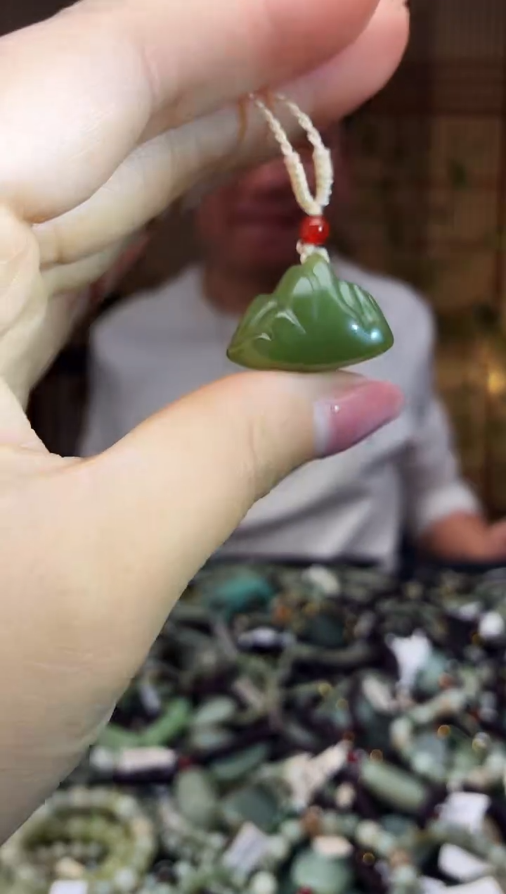 颈饰未镶嵌和田玉多样性发货，拍一发一