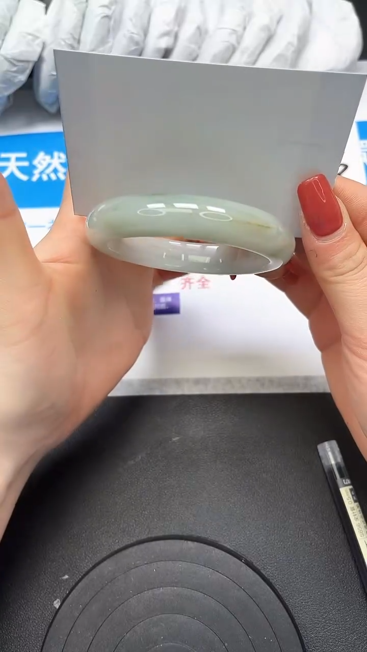 【闪购商品】石英质玉手镯未镶嵌69