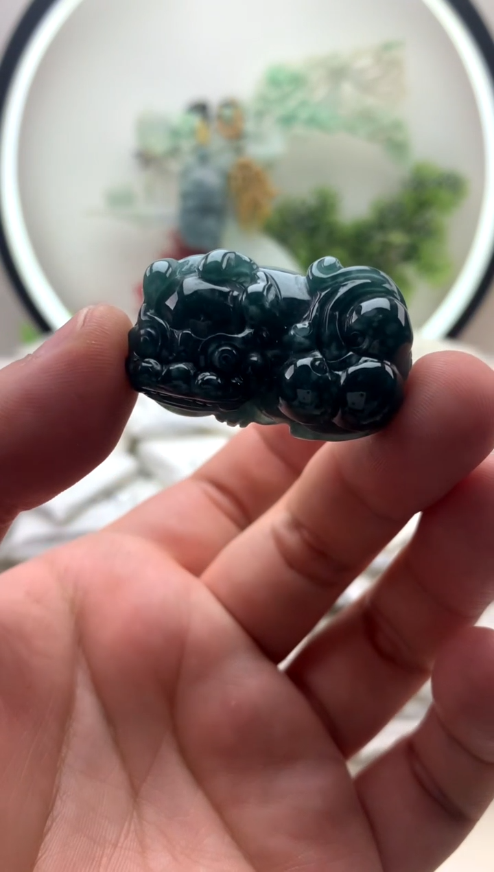 颈饰未镶嵌翡翠貔貅