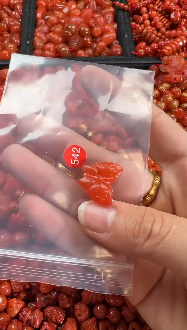 【闪购商品】南红玛瑙颈饰未镶嵌1