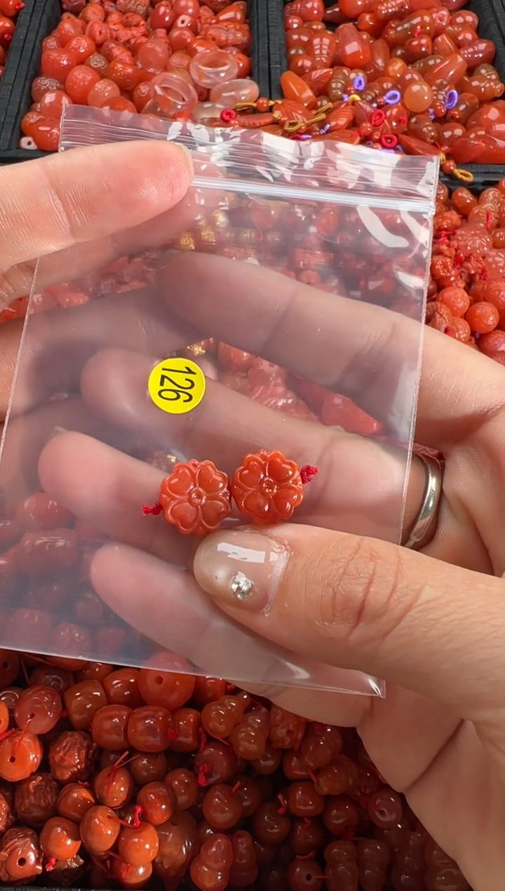 【闪购商品】南红玛瑙颈饰未镶嵌1