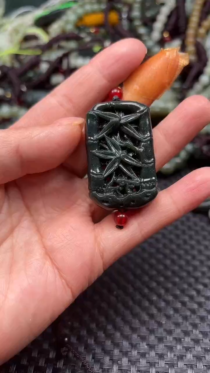 【闪购商品】和田玉颈饰未镶嵌1