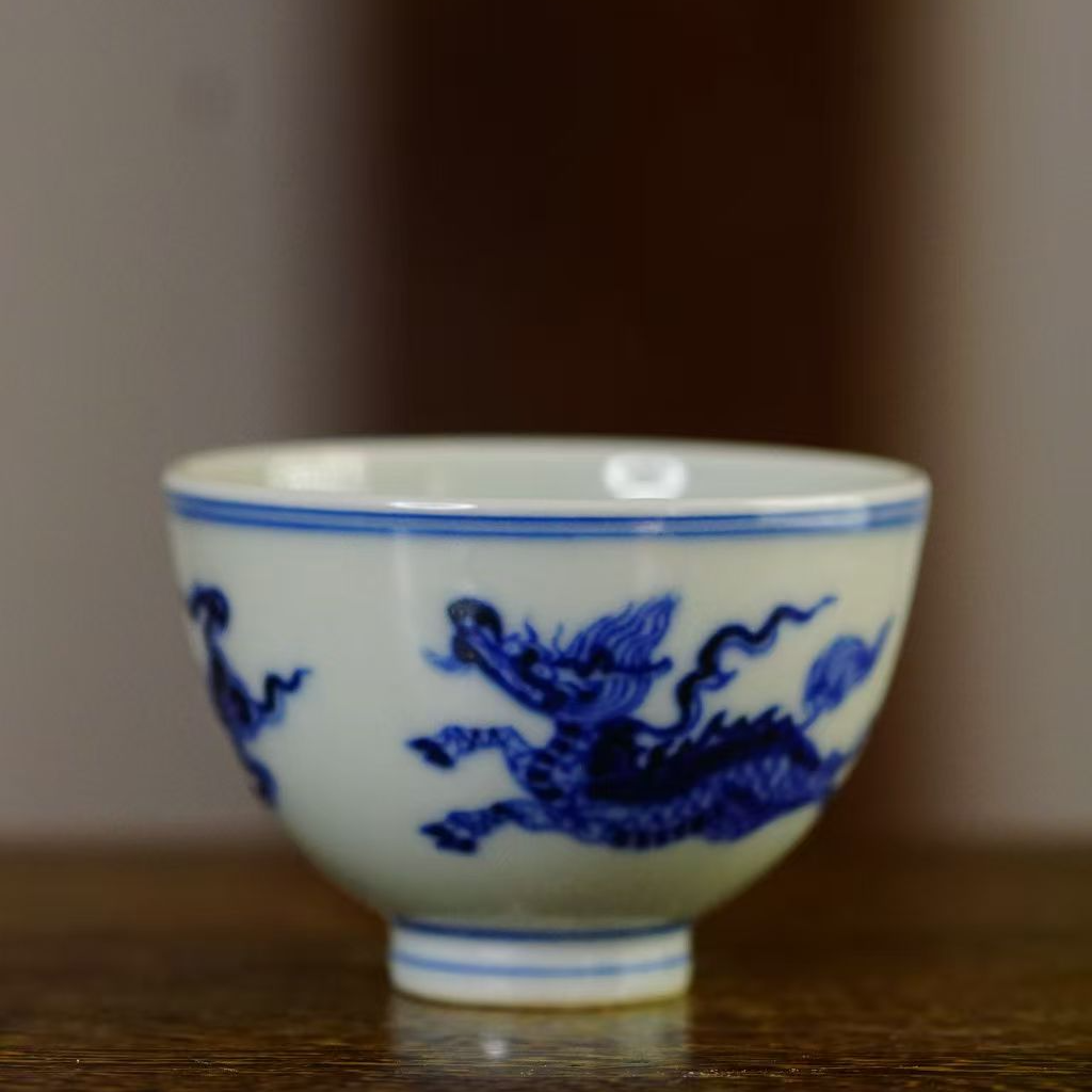 MP003  景德镇陶瓷柴窑茶器青花麒麟纹鸡心杯茶杯