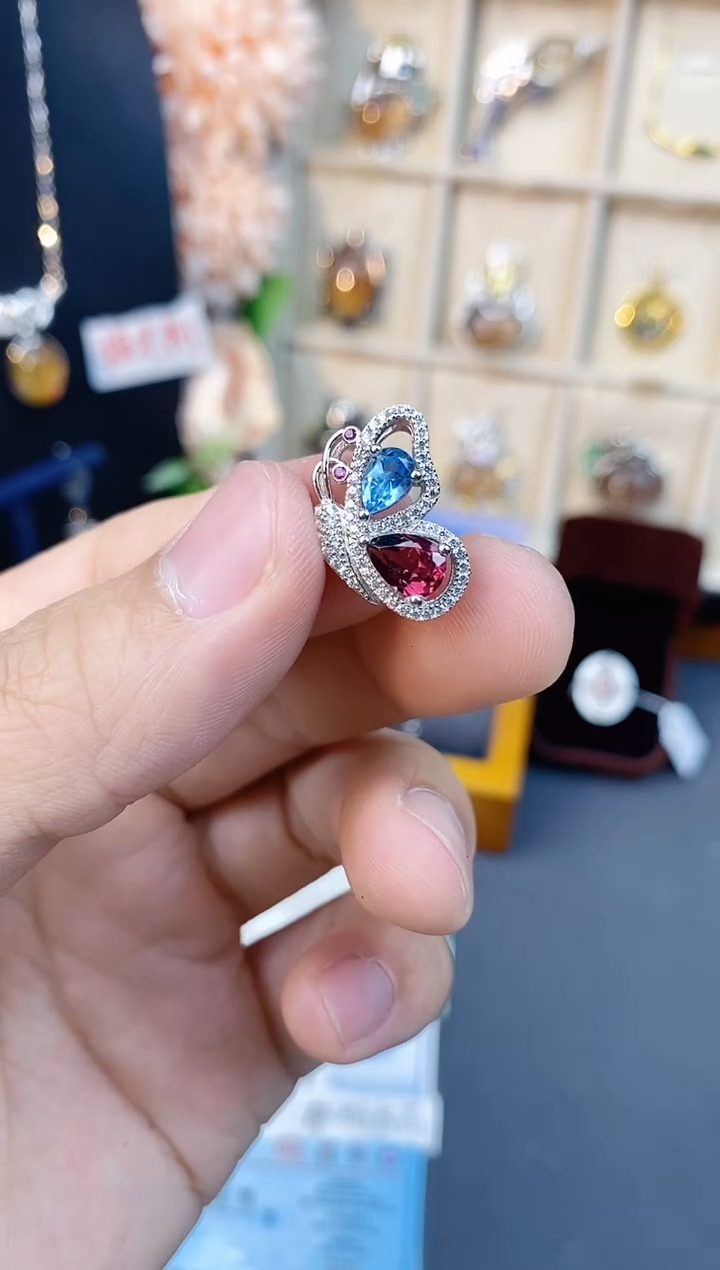 【闪购商品】石榴石吊坠银S925镶嵌带证书