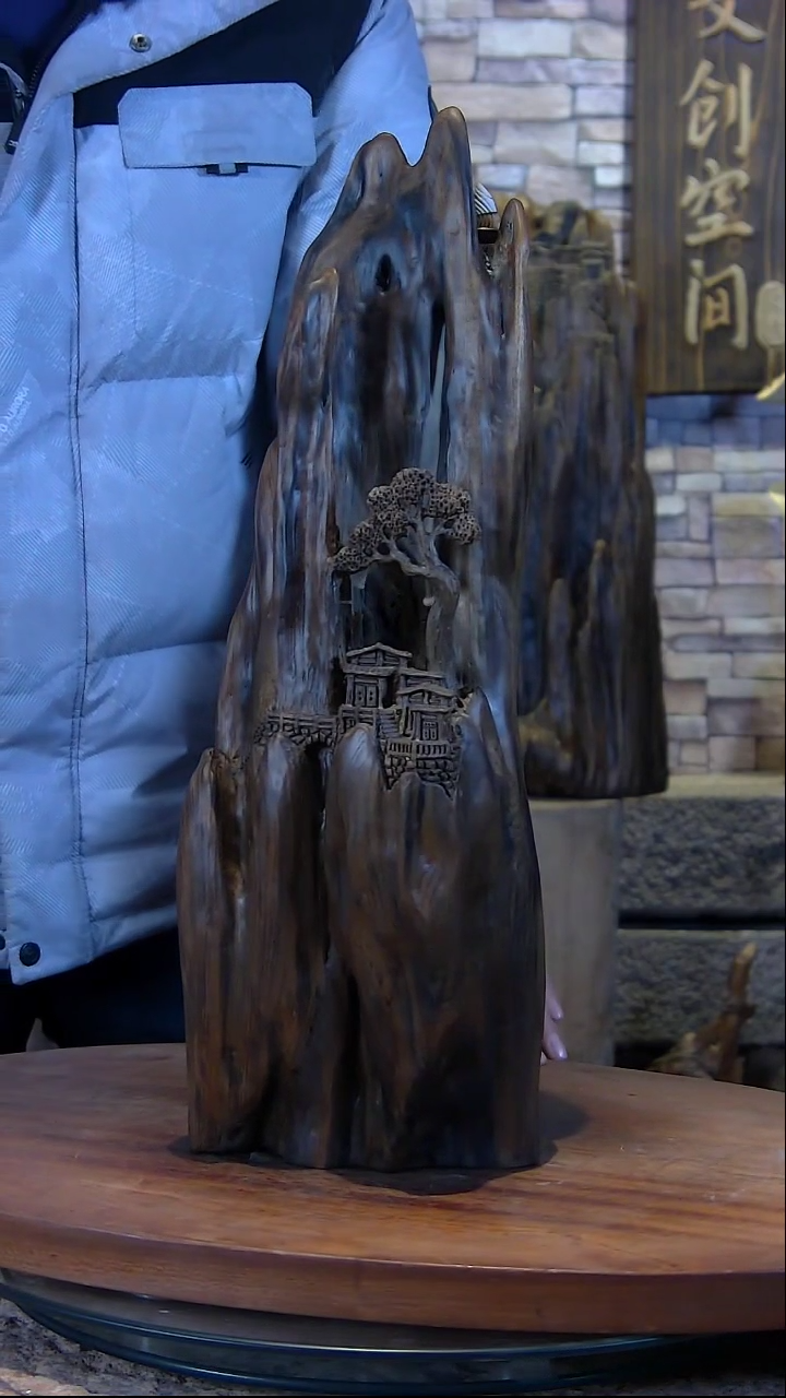 【闪购商品】木木雕18*18*52金丝楠倒流香摆件